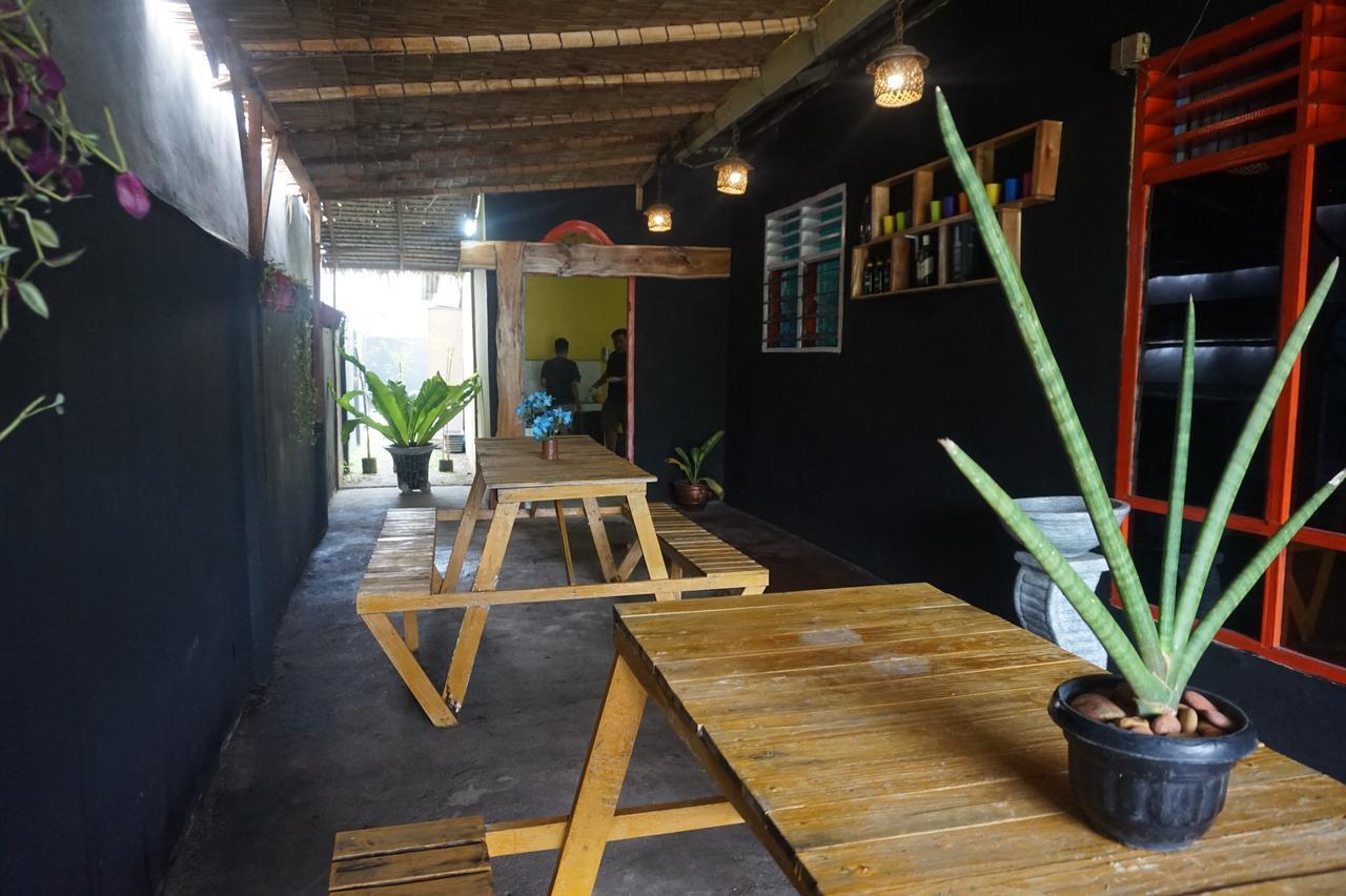 Kuala Namu Guest House Medan Esterno foto
